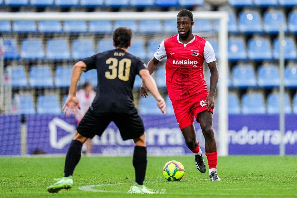 菲尼亚在边 菲尼亚在边