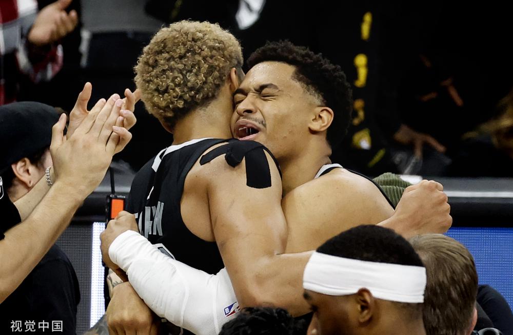 却都在世界 却都在世界